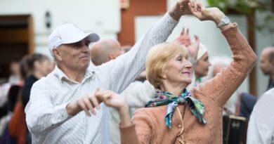 Vuelven los Bailes de Verano para personas mayores en el parque de los Jesuitas