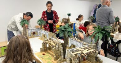 El Ayuntamiento de Salamanca Organiza un Taller Infantil para Fomentar la Tradición del Belén Navideño